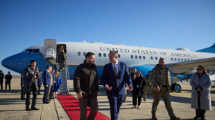 Zelenski visita EEUU y obtiene m&aacute;s ayuda militar para Ucrania