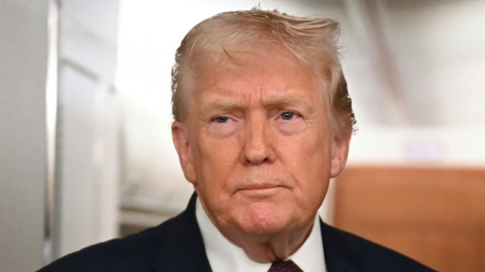 Trump diz que vai impor tarifas de 25% a parceiros comerciais do Ir&atilde;