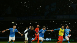 El N&aacute;poles solventa el escollo del Lecce para dormir l&iacute;der de la Serie A