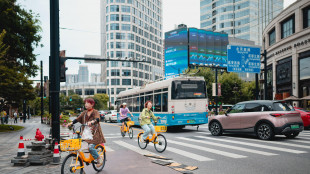 Borsa: Hong Kong in calo nelle prime battute, Hang Seng -1,51%