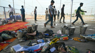 Los testigos describen el "caos" de la estampida en India que dej&oacute; 121 muertos