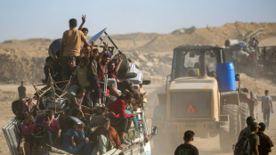 Palestinos retornam &agrave; devastada Cidade de Gaza