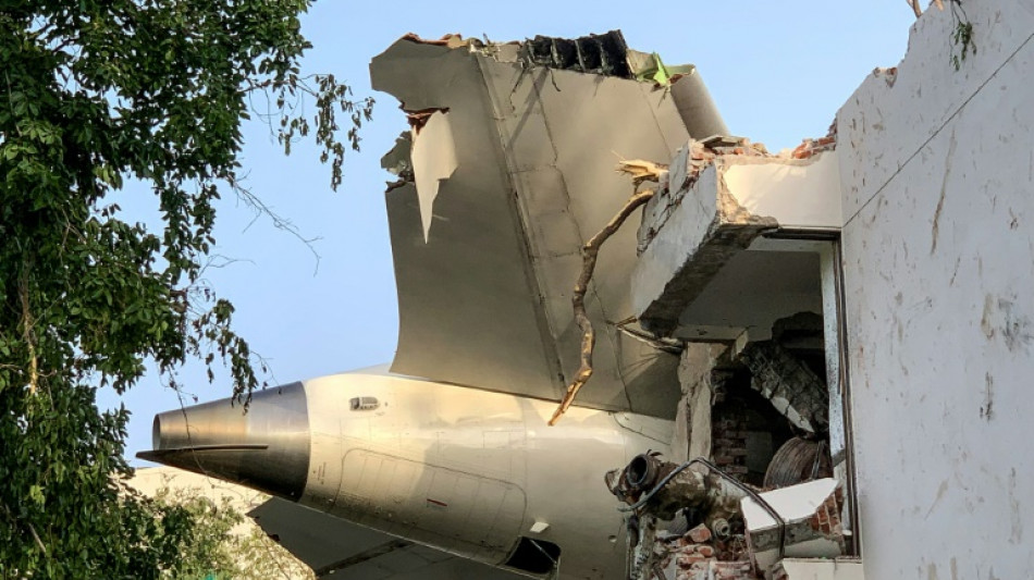 Flugzeug mit 242 Menschen in Indien abgestürzt - Ein Überlebender