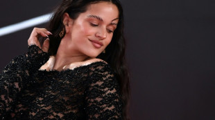 La estrella española Rosalía sube a los cielos con su nuevo álbum "Lux"