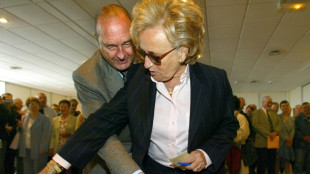 Le monde politique et du spectacle aux obs&egrave;ques de Bernadette Chirac &agrave; Paris 