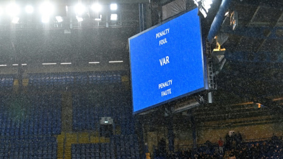 Decis&otilde;es do VAR ser&atilde;o explicadas em tempo real nos est&aacute;dios da Eurocopa