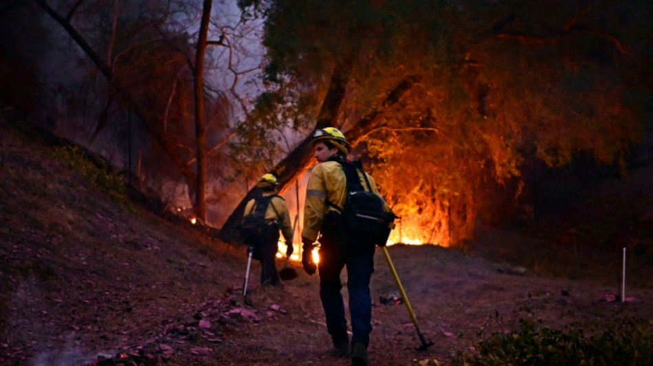 Les incendies s'&eacute;tendent &agrave; Los Angeles, menac&eacute;e par le retour des vents violents