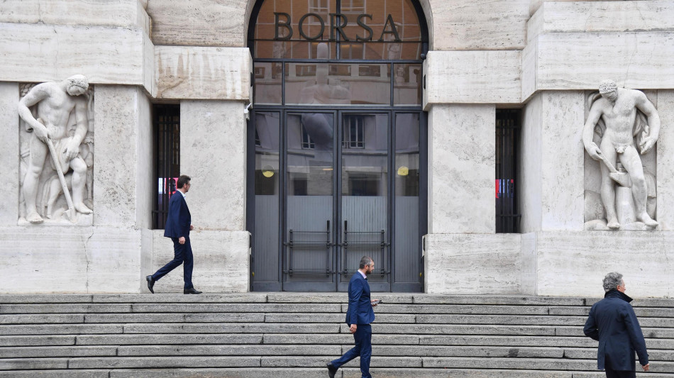 Borsa: Milano apre in calo (-0,12%)