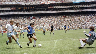 Maradonas Trikot von "Hand Gottes"-Tor f&uuml;r 8,8 Millionen Euro versteigert