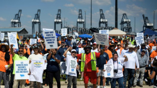 Erkl&auml;rung: US-Hafenarbeiter beenden Streik nach vorl&auml;ufiger Einigung