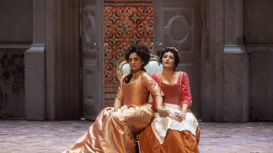 Nozze di Figaro, folla e applausi a scena aperta per la prima al Carlo Felice