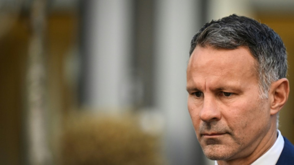 Judge orders retrial of ex-Man Utd star Giggs 