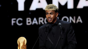 Lamine Yamal leva Troféu Kopa de melhor jogador jovem