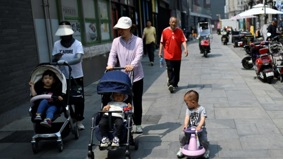 Chine: le gouvernement va verser des allocations aux parents pour stimuler la natalité