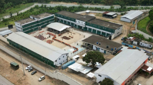 Diecisiete presos muertos en choque entre bandas narco en cárcel de Ecuador 