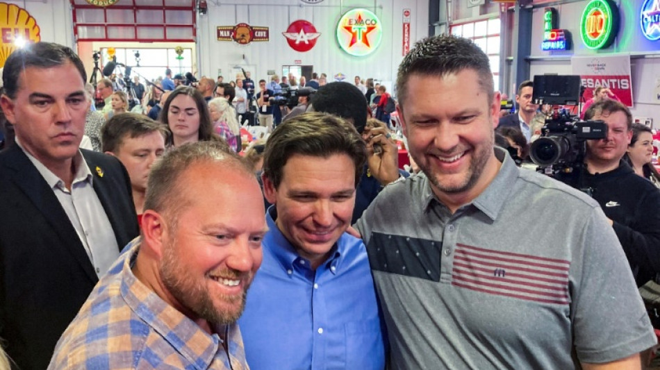 DeSantis em Iowa, uma turn&ecirc; com vislumbres de campanha presidencial