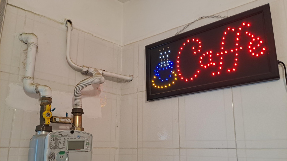 Prezzi di elettricit&agrave; e gas in calo nel 2023, -25% e -18%