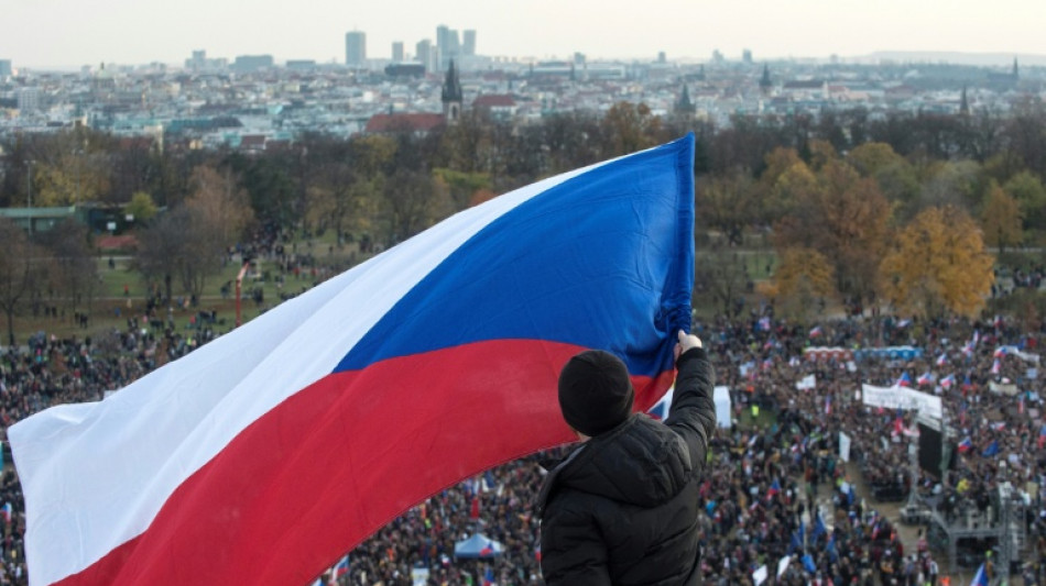 Jahrestag der Samtenen Revolution: Regierungskritische Proteste in Tschechien und Slowakei
