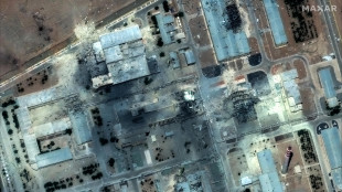 Gli Usa colpiscono deposito munizioni in Iran, Trump posta il video