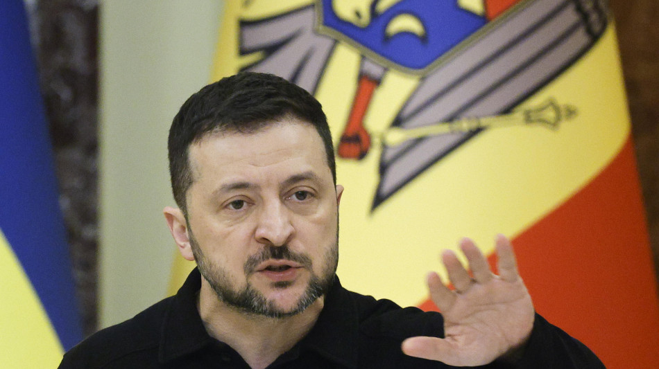 Zelensky, se Trump vuole costringere Putin alla pace ce la far&agrave;