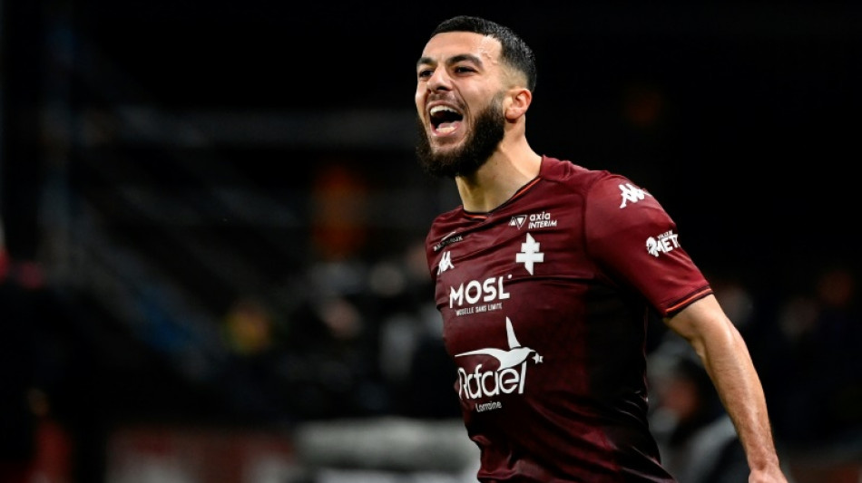 Metz vence Lens (2-1) e ainda sonha com perman&ecirc;ncia na 1&ordf; divis&atilde;o francesa