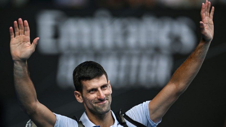 Djokovic supera Federer como n&uacute;mero 1 mais velho do ranking da ATP