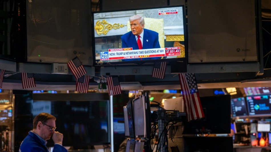 US stocks fall again as global rally fizzles