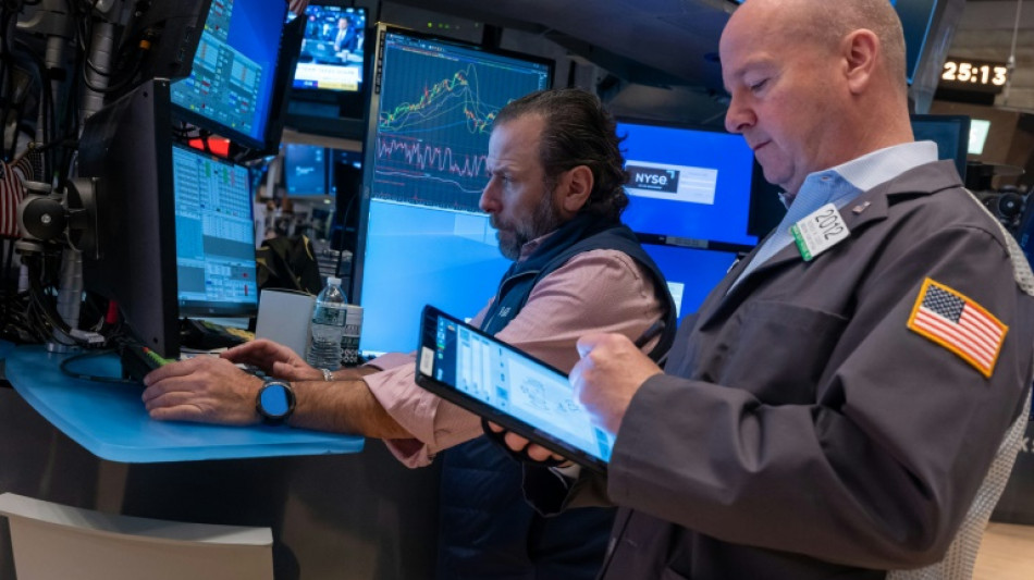 Wall Street termine en hausse, avec l'aide d'une poign&eacute;e de valeurs technologiques