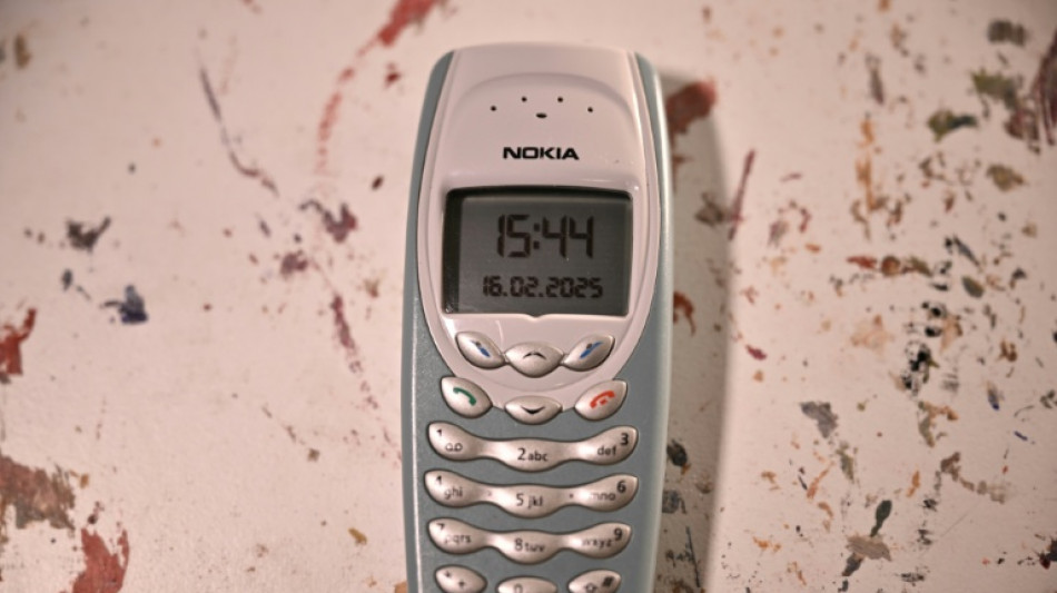 One month phone-free: Young Americans try digital detox