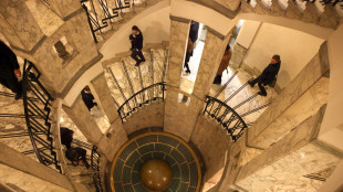 Borsa: Milano chiude in calo (-0,85%), pesa lo stacco cedole