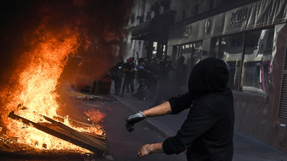 1er mai: incidents &agrave; Paris, arrestations &agrave; Istanbul