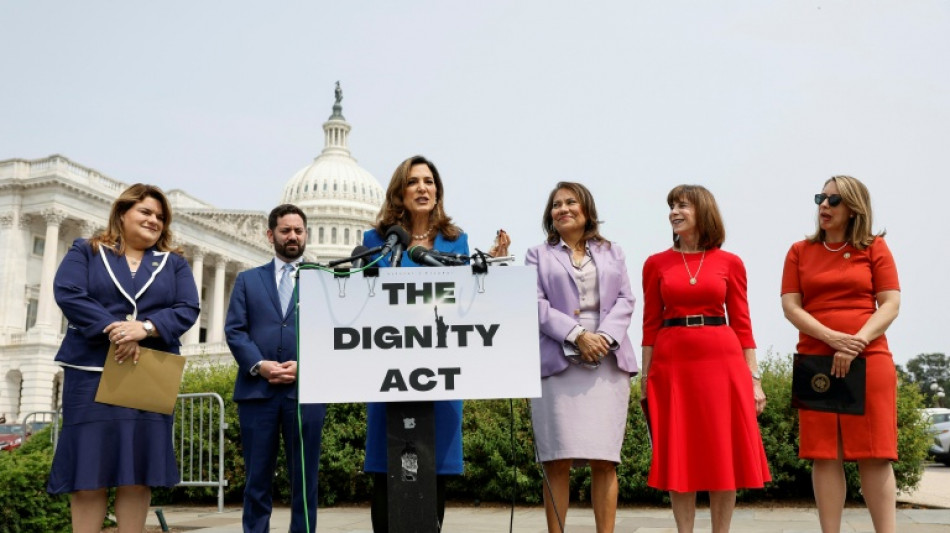 Un nuevo proyecto de ley otorgar&iacute;a estatus legal a algunos migrantes en EEUU