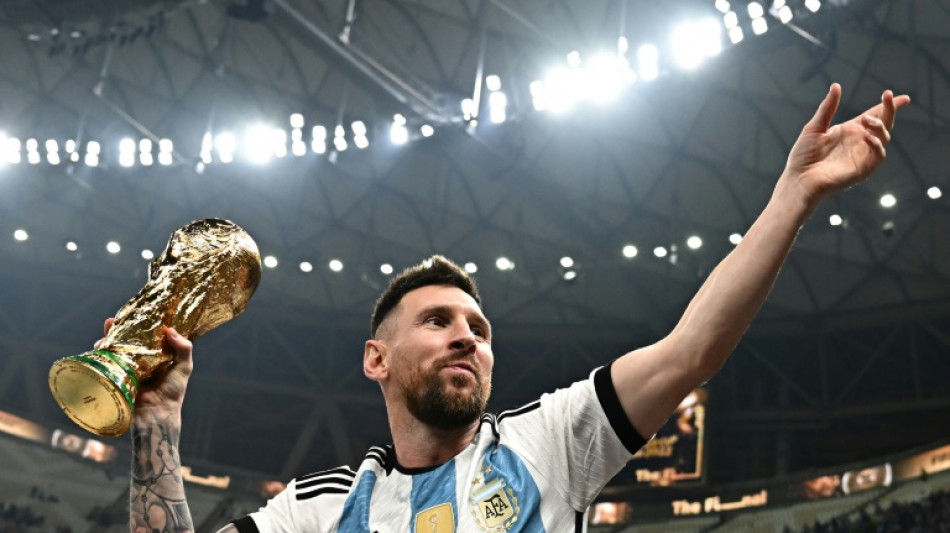 Em meio &agrave; crise, argentinos comemoram um ano da conquista do tri no Catar