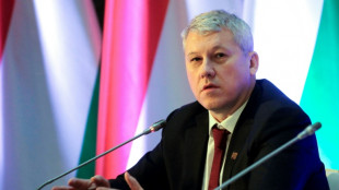 Romênia enfrenta crise política após renúncia do primeiro-ministro