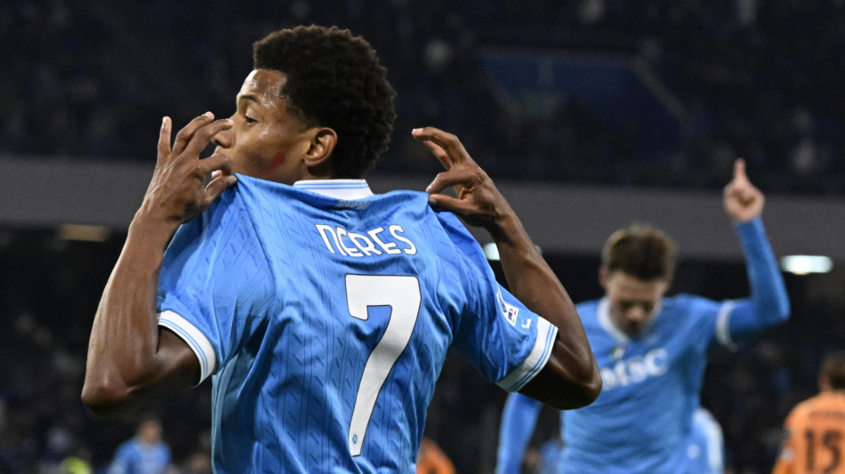 Calcio: il Napoli batte 3-1 l'Atalanta e torna prima