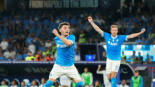 Napoli vence Pisa (3-2) e assume liderança do Campeonato Italiano