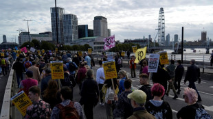 Massiver Streik legt Zugverkehr in Gro&szlig;britannien lahm