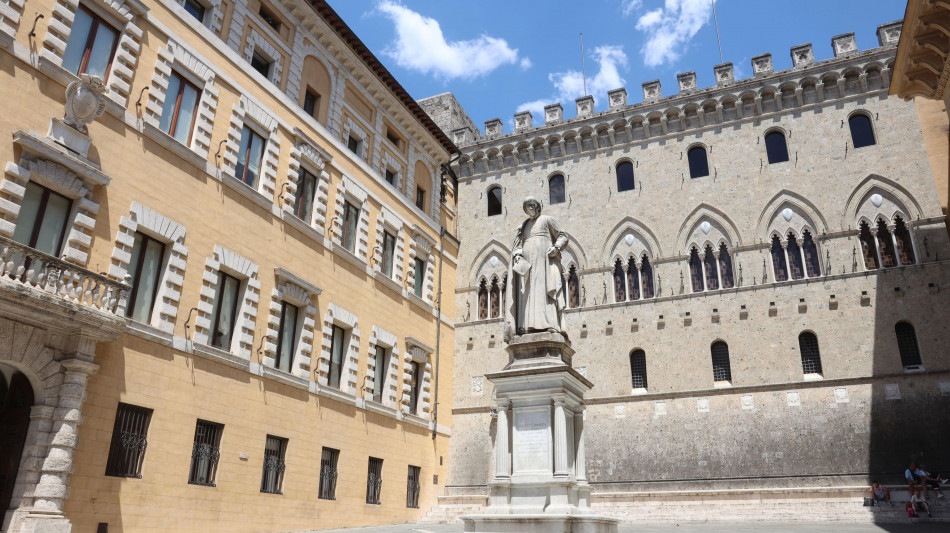 Sindacati, 'risanamento non pu&ograve; trasformarsi nello smembramento di Mps'