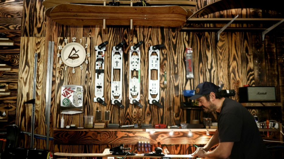 Au plat pays, le ski en bois, entre &oelig;uvre d'art et haute technologie