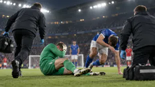 Emiliano Mart&iacute;nez fue hospitalizado tras choque de cabezas en el Chelsea-Everton