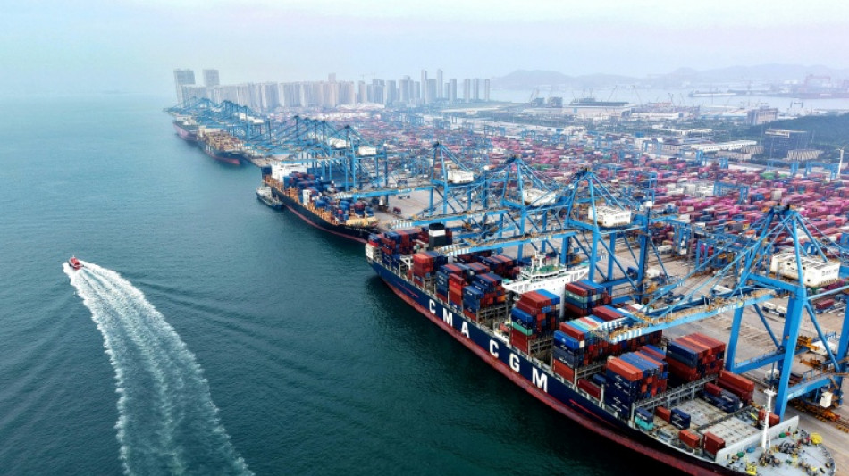 China anuncia tarifas portuarias especiales a barcos vinculados a EEUU