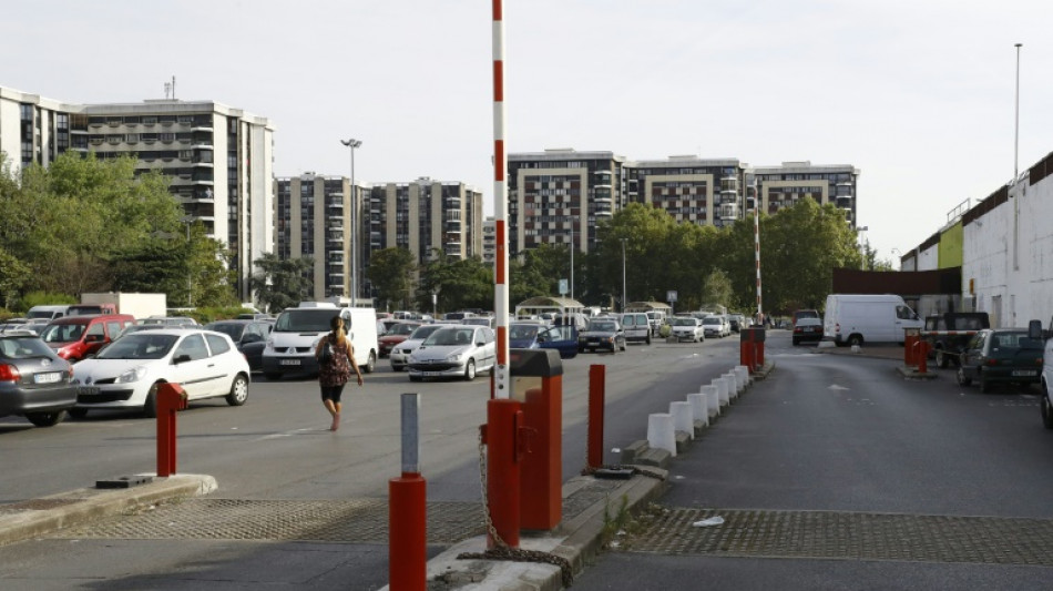 Ombrières obligatoires sur les parkings: la grande distribution proteste