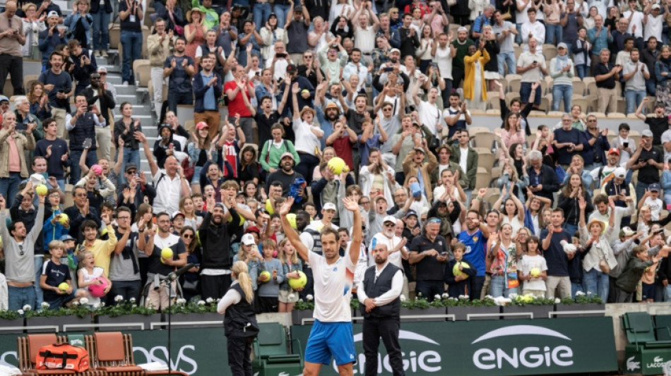 Comportamento do p&uacute;blico gera pol&ecirc;mica em Roland Garros: 'Falta de respeito'