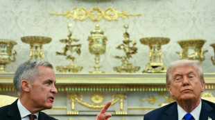 Trump critica 'jogo sujo' do Canadá apesar de retirada de anúncio publicitário com Reagan