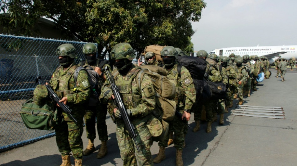 Ecuador despliega 10.000 soldados para reforzar la guerra contra el narcotr&aacute;fico