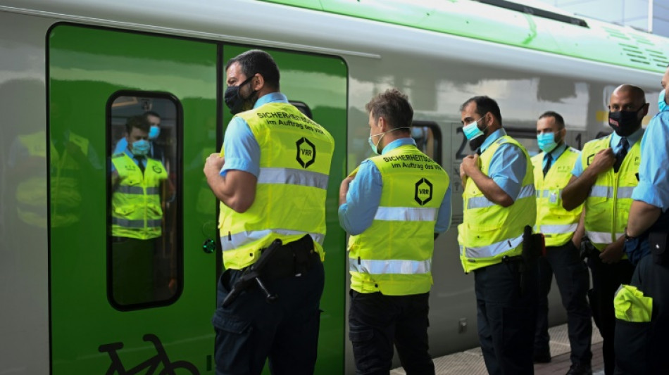 Maskenpflicht in &ouml;ffentlichen Verkehrsmitteln endet