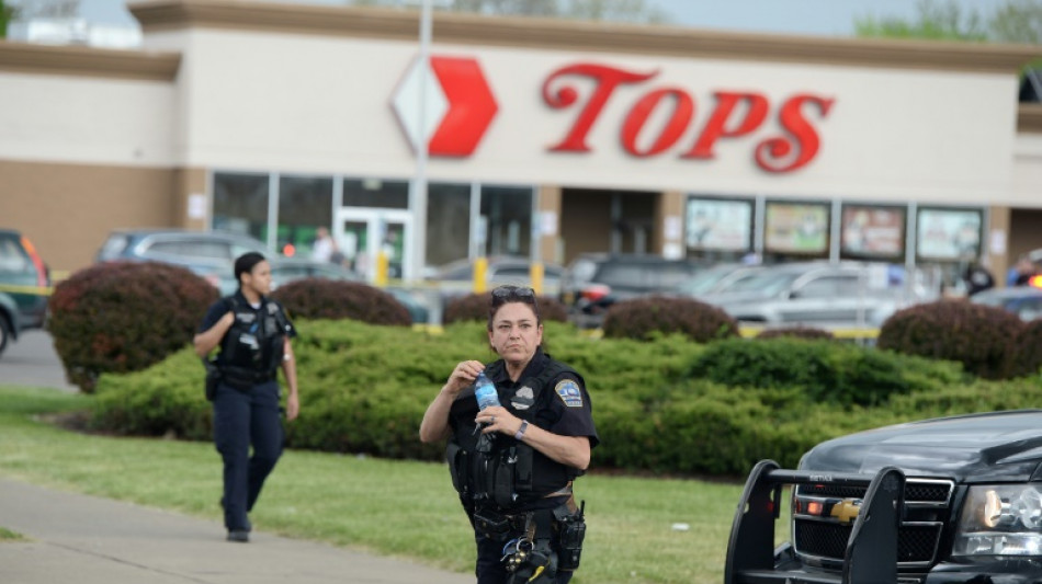 Tuerie raciste dans l'Etat de New York: au moins dix morts, en majorit&eacute; des Afro-Am&eacute;ricains