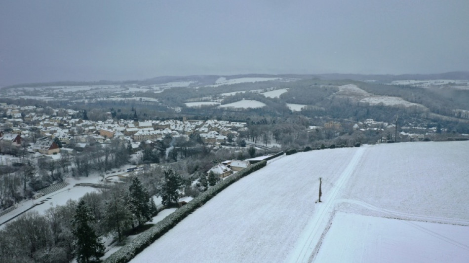 La France affronte neige et verglas, cinq morts sur les routes