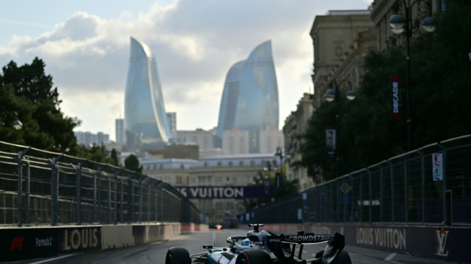 Russell firma la pole en Azerbaiy&aacute;n, Antonelli choca contra un muro