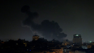 Misiles israel&iacute;es contra cohetes palestinos en la noche de Gaza